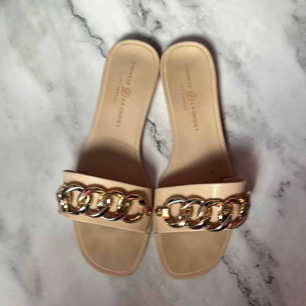 Chinese Laundry Cream Slide Sandals with Gold Chain
